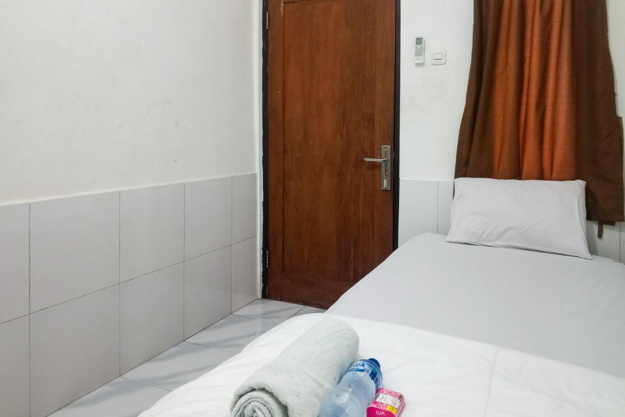 Malibu Syariah Bogor Redpartner Hotel Buitenkant foto